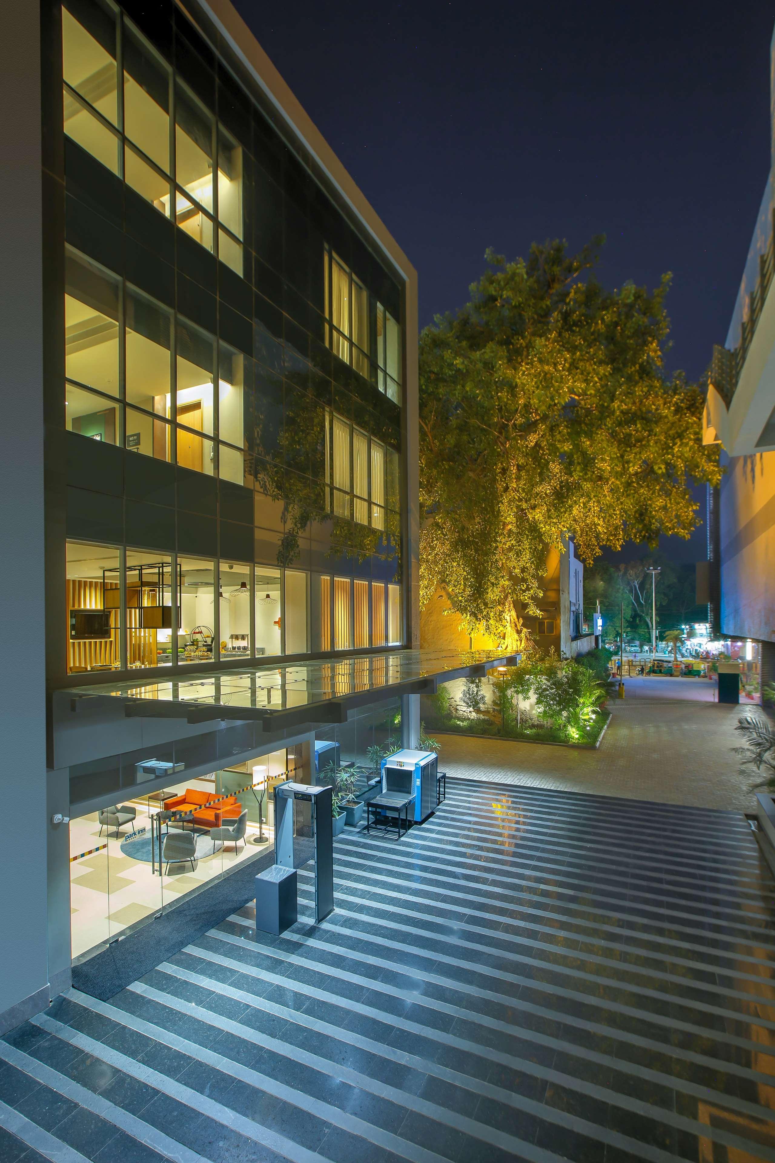 Park Inn By Radisson قاليور المظهر الخارجي الصورة